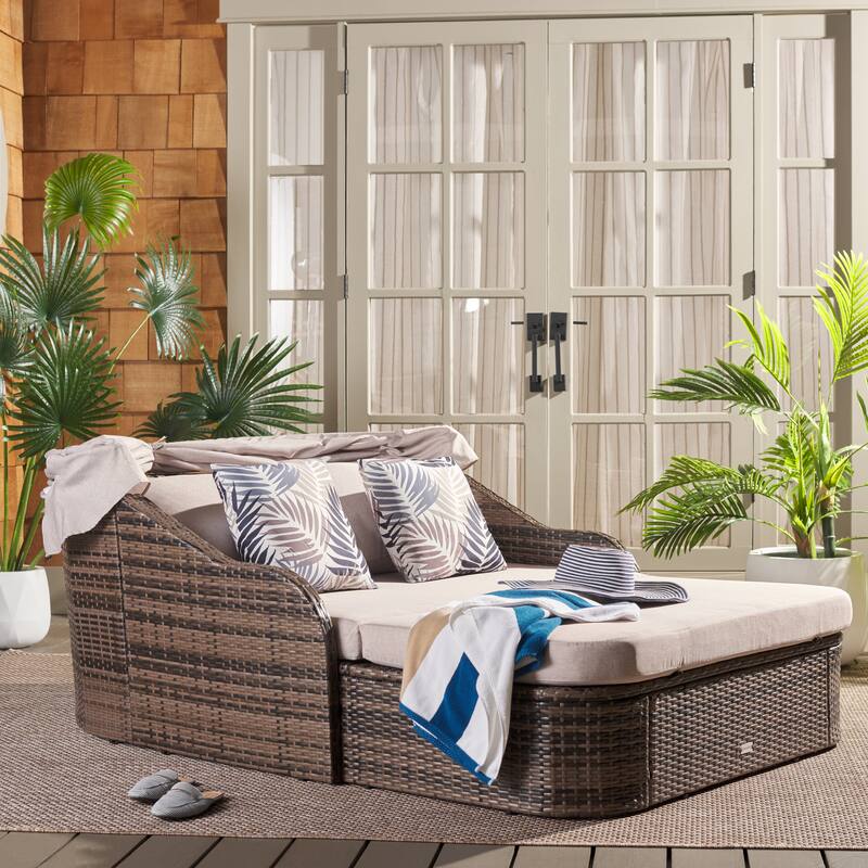 SAFAVIEH Outdoor Living Baloo Daybed - 80"W x 52"D x 50"H
