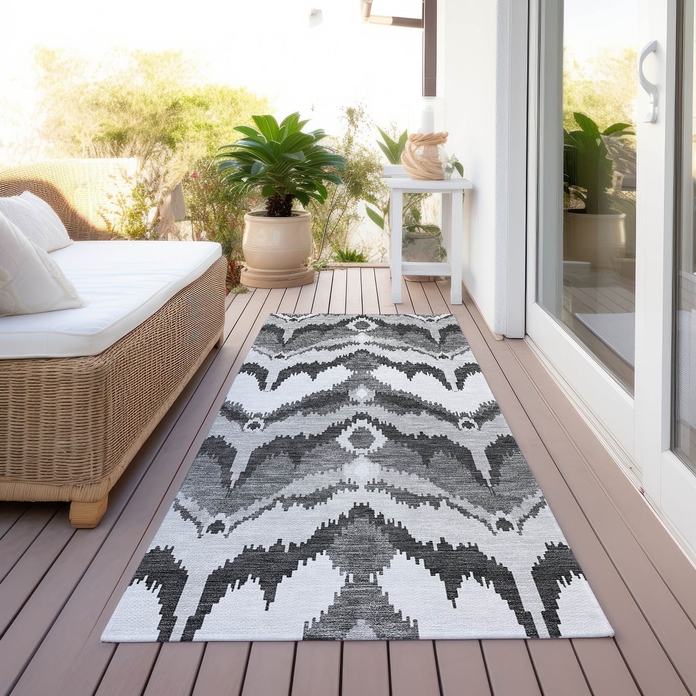 Machine Washable Indoor/ Outdoor Chantille Boho Ikat Rug