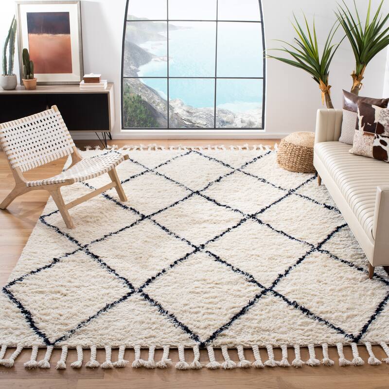 SAFAVIEH Handmade Casablanca Shag Daiana 1.4-inch Thick Wool Rug - 6' x 9' - Navy/Ivory