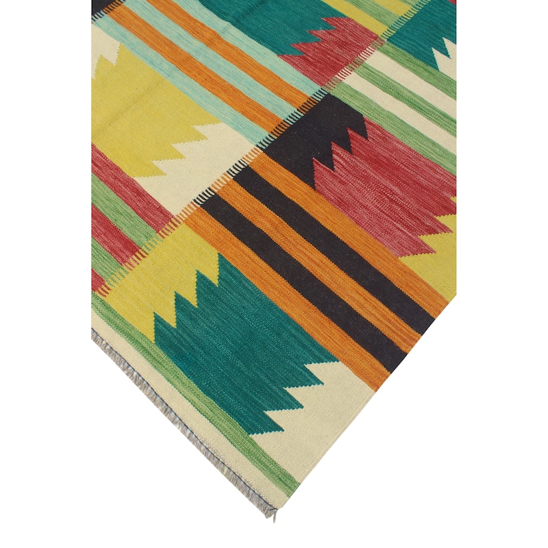 Modern Flatweave Manar Ivory/Green Rug - 5'8" x 8'1"