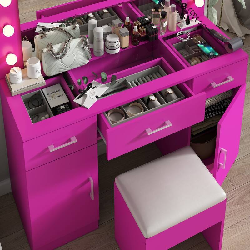 Bedroom makeup vanity set with 3 drawers