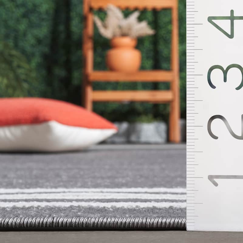 SAFAVIEH Cabana Pratima Indoor/Outdoor Waterproof Patio Backyard Rug