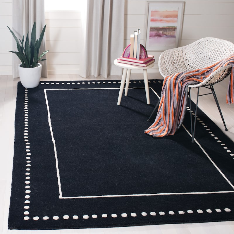 SAFAVIEH Handmade Bella Alverta Dotted Border Wool Rug - 8' x 10' - Black/Ivory