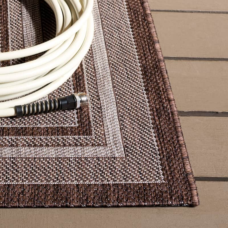 SAFAVIEH Courtyard Vickie Indoor/Outdoor Waterproof Patio Backyard Rug