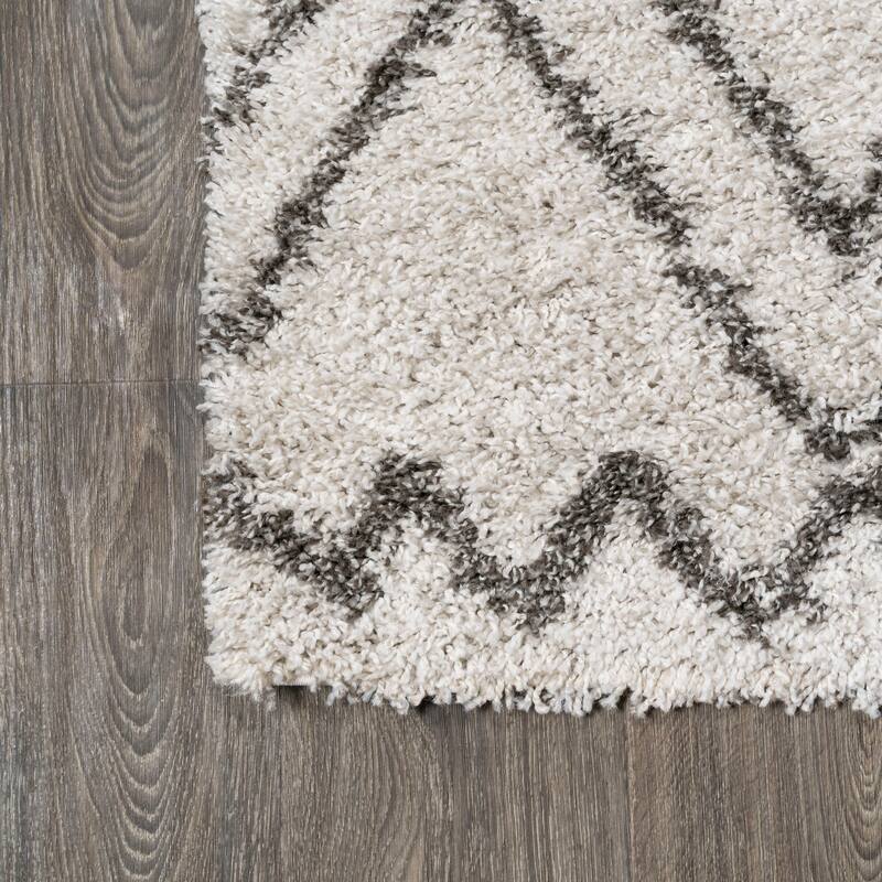 JONATHAN Y Algaida Diamond Trellis Shag Area Rug