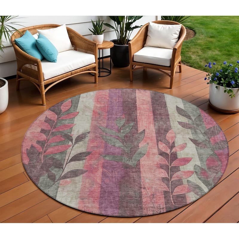HomeRoots Floral Transitional Rectangle Outdoor Rug - 8' Round