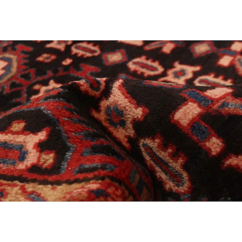 Andelz Red Rug 3'11" x 10'7" - 4'5 x 11'7