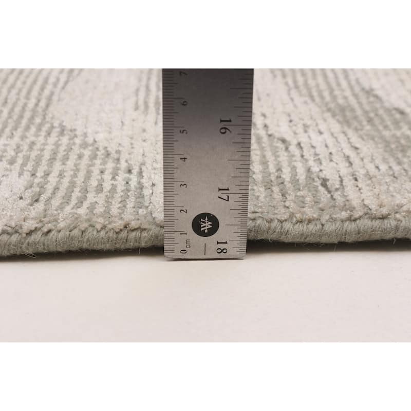 ECARPETGALLERY Hand-knotted Tangier Light Grey Viscose, Wool Rug - 4'10 x 7'11
