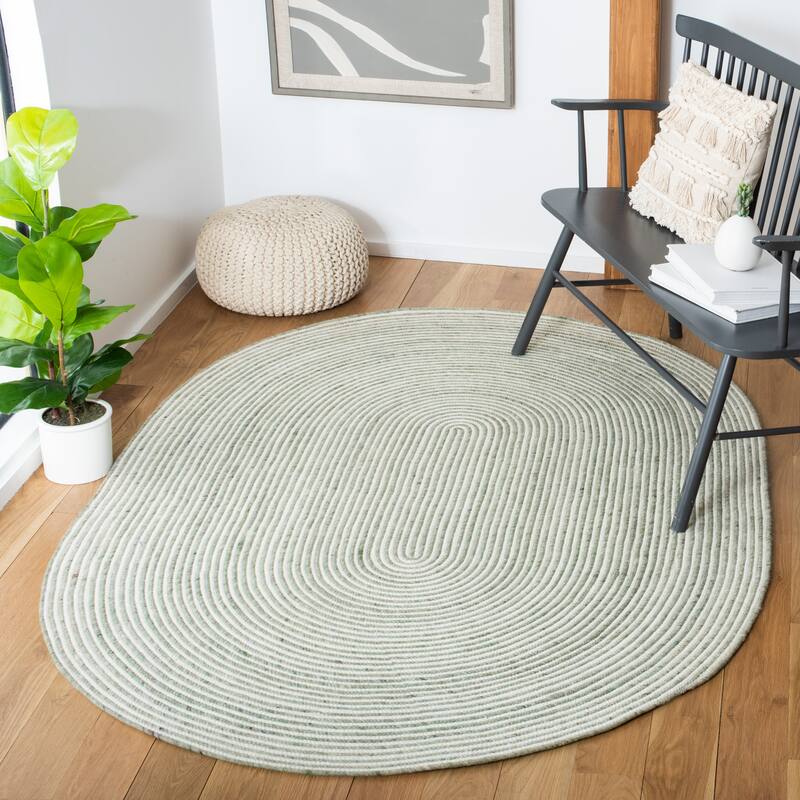 SAFAVIEH, Handmade Braided Bahrie Wool Rug