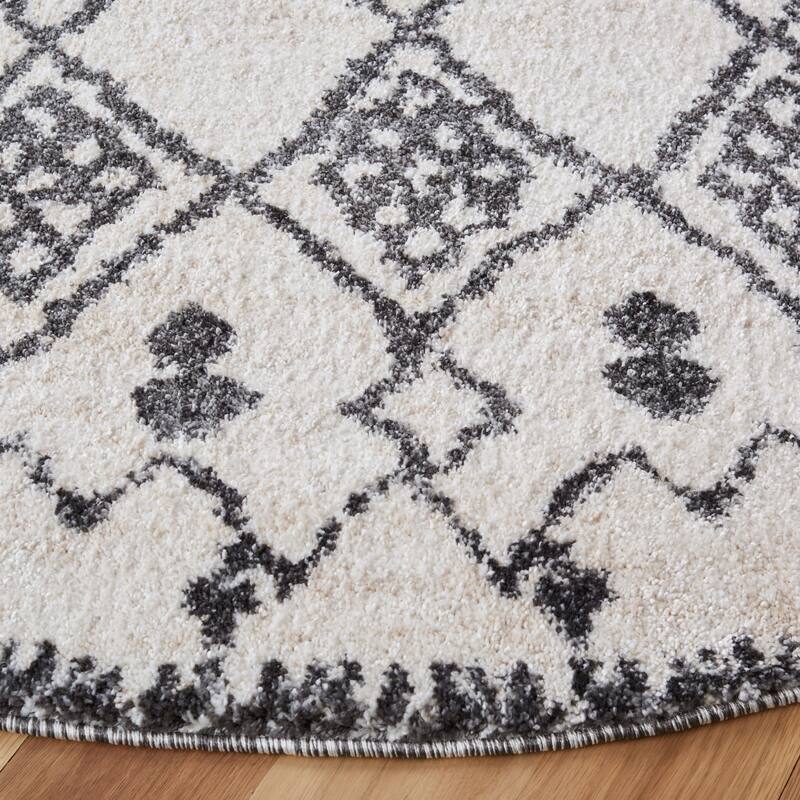 SAFAVIEH Tunisia Agatha Moroccan Rug