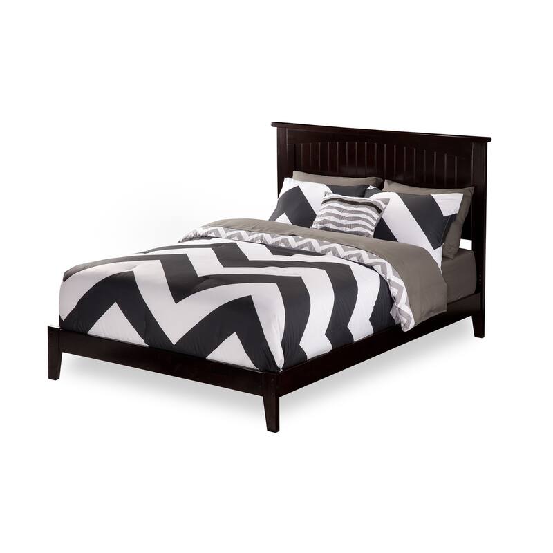 Traditional Bed Frame with Open Footboard - HomeStock Elegant Design