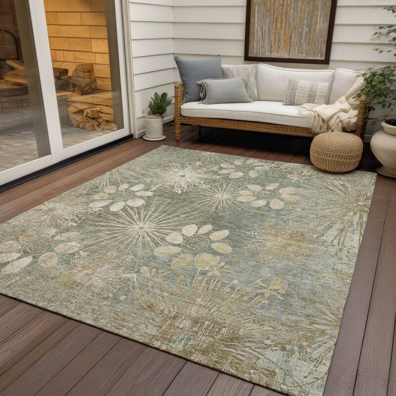 Machine Washable Indoor/ Outdoor Floral Geo Chantille Rug