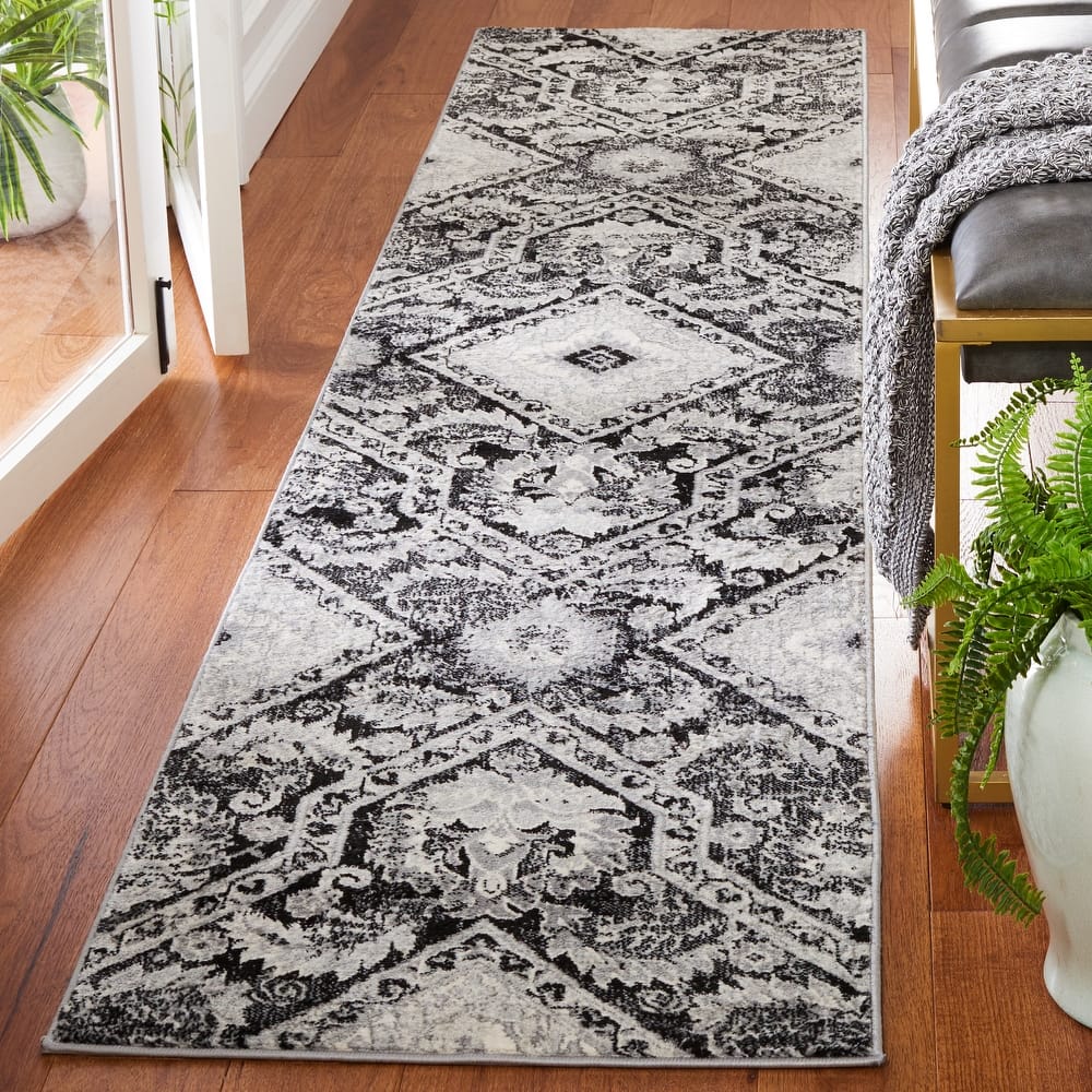 SAFAVIEH Brentwood Blagoyka Traditional Rug