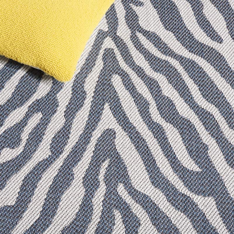 SAFAVIEH Bermuda Edeline Geometric Indoor/Outdoor Waterproof Rug