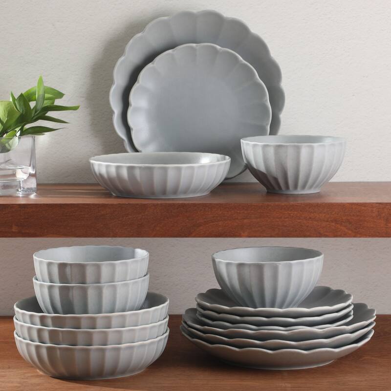 Gibson Elite Malibu Shore 16 Piece Scallop Stoneware Reactive Glaze (Service for 4) Ceramic Plates and Bowls Dinnerware Set