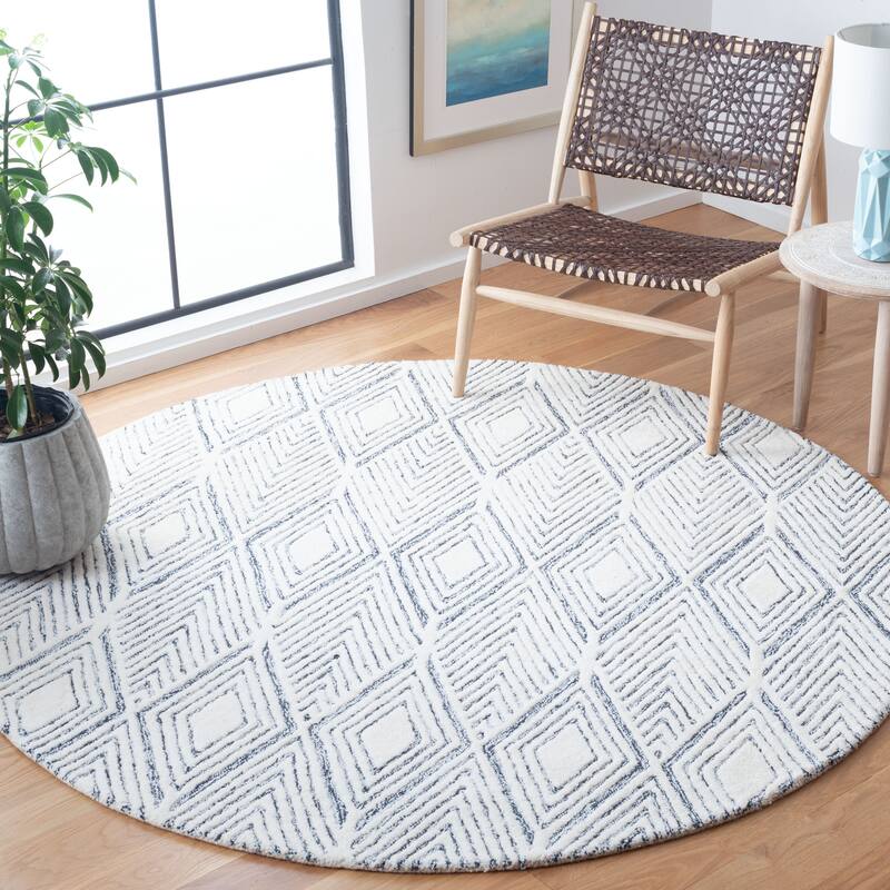 SAFAVIEH Handmade Abstract Mariken Diamond Wool Rug - 6' Round - Ivory/Charcoal