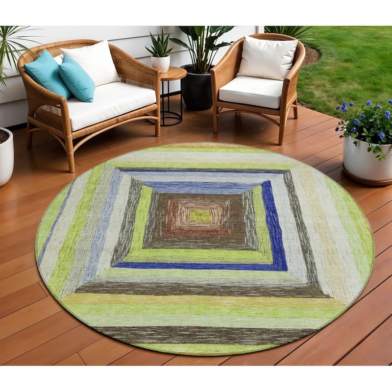 HomeRoots Geometric Transitional Rectangle Outdoor Rug - 8' Round