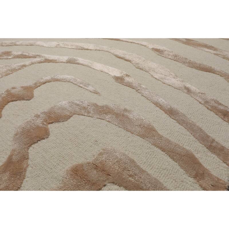 Hand Made Wool & Silk Modern & Contemporary Oriental Area Rug Ivory