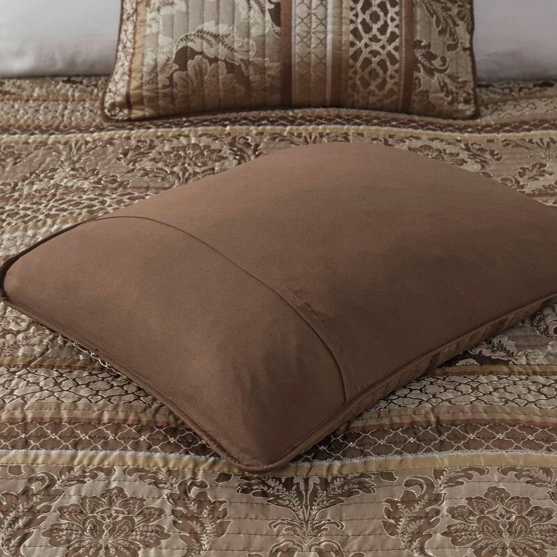 Madison Park Venetian 6 Piece Jacquard Quilt Set with Throw Pillows