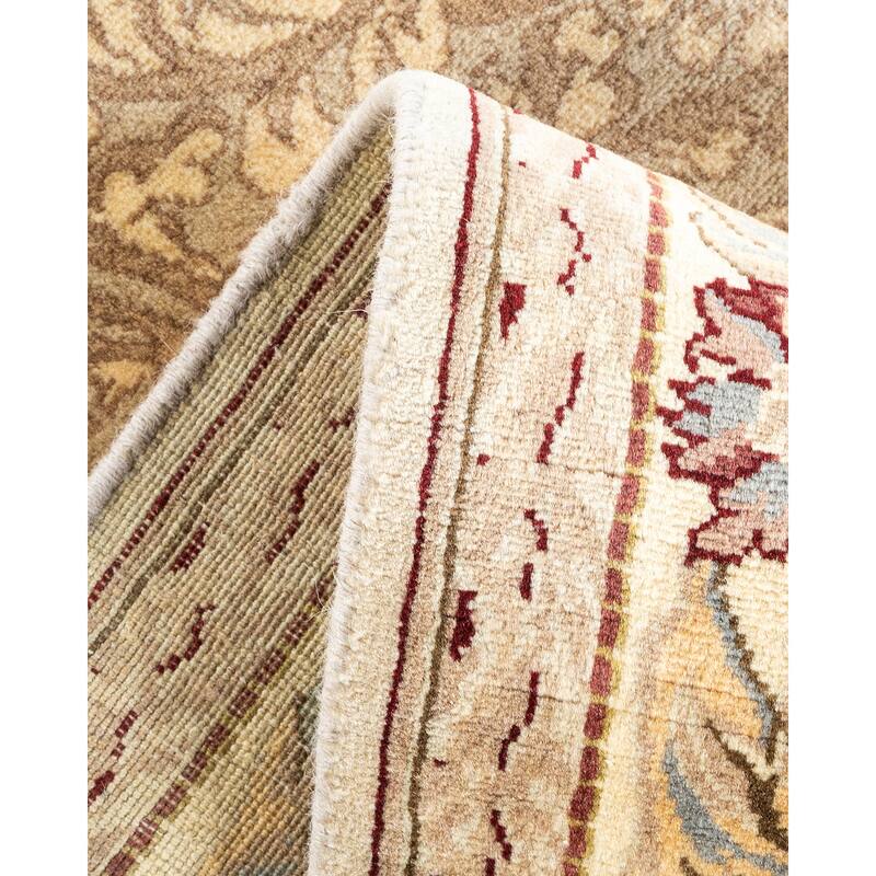 Overton Handknotted Wool Traditional Oriental Ivory Area Rug - 4' x 6'