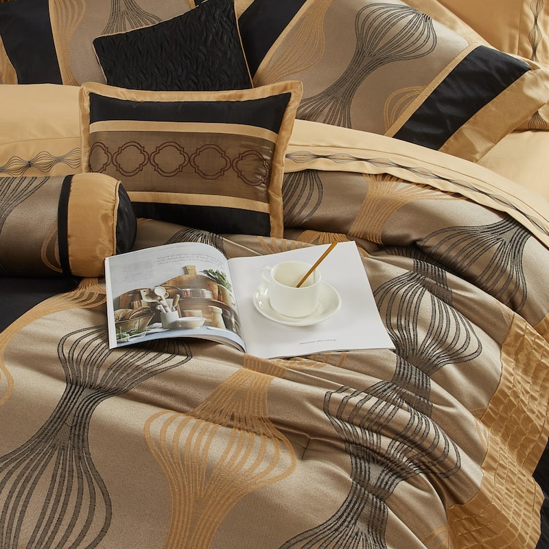 Nanshing Daniella 7-Piece Modern Geometric Comforter Set