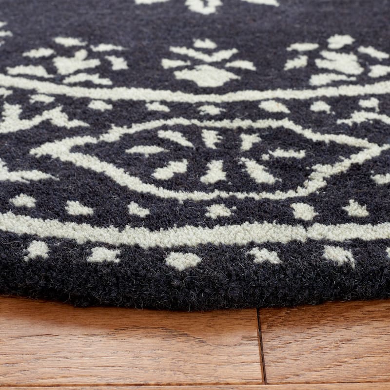 Martha Stewart by SAFAVIEH Gracious Garden Wool Rug