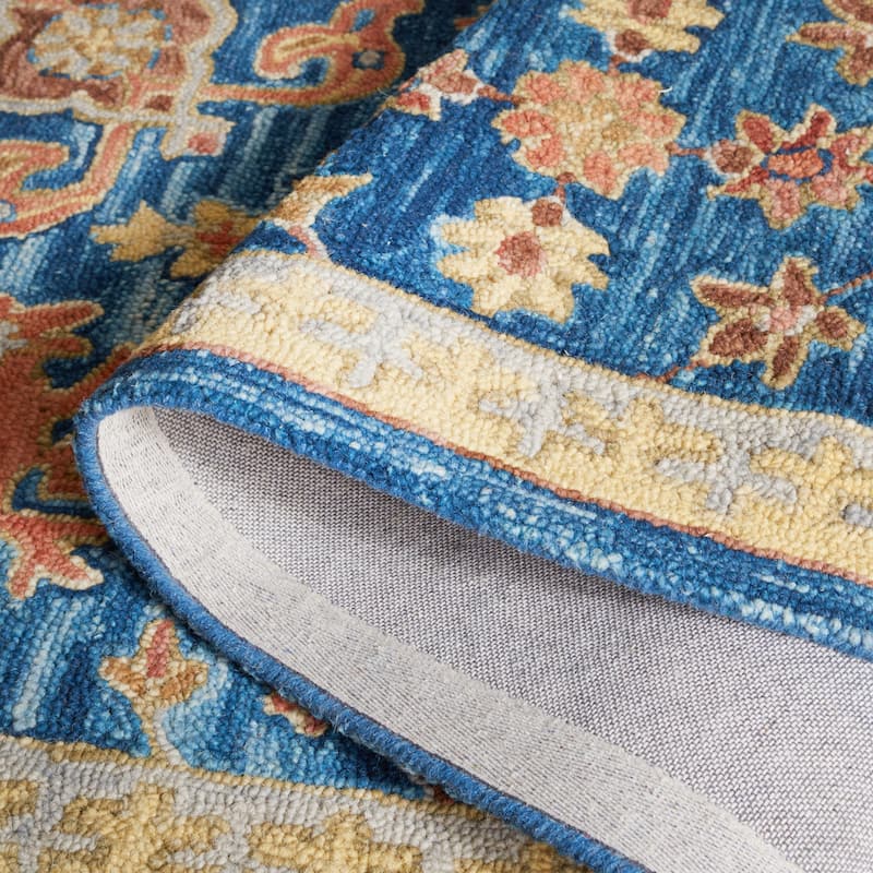 SAFAVIEH Handmade Blossom Petinka French Country Floral Wool Rug