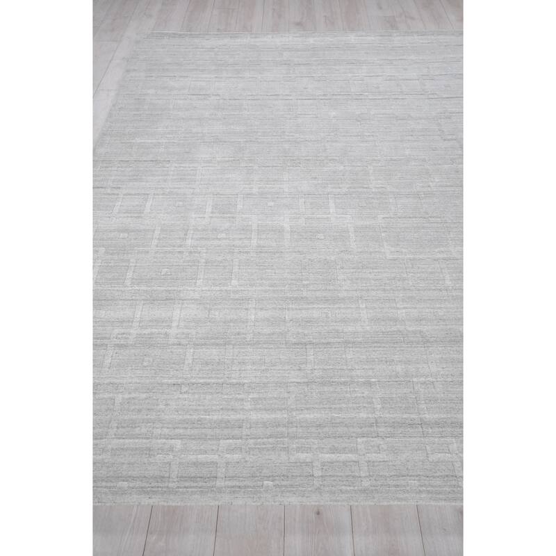 Exquisite Rugs Castelli Handmade Handloomed Bamboo Silk/New Zealand Wool Light Silver Area Rug.