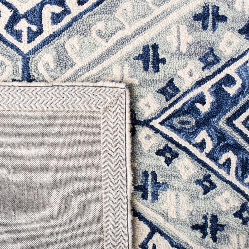 SAFAVIEH Handmade Aspen Idit Boho Tribal Wool Rug -