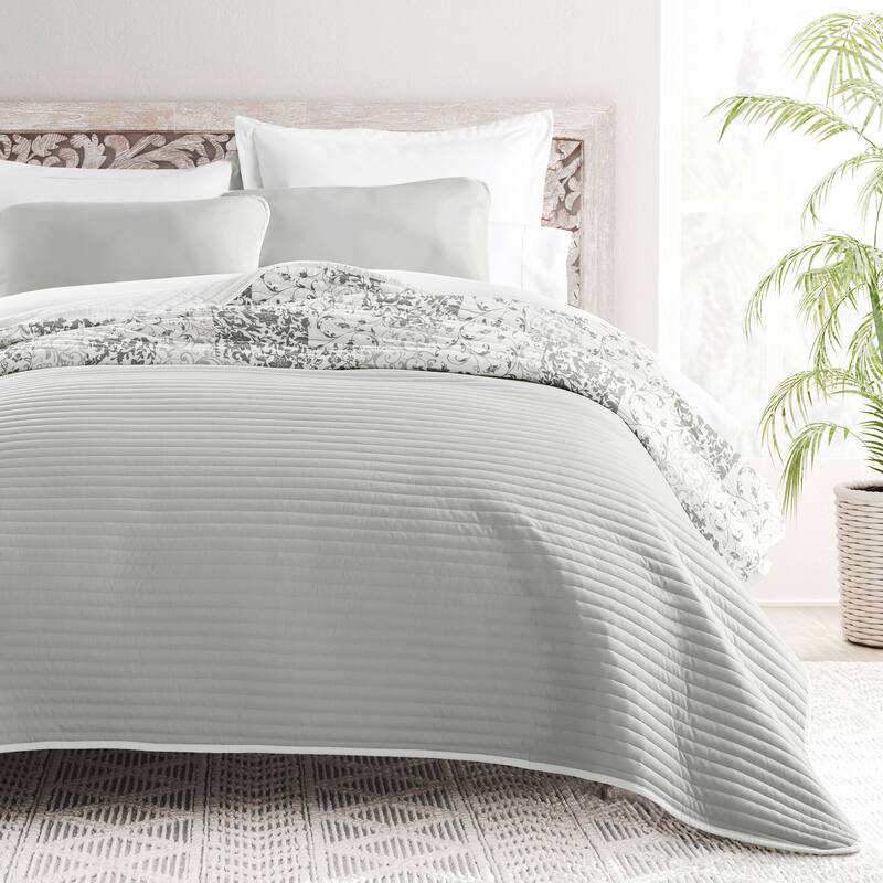 Becky Cameron All Season 3 Piece Scrolled Patchwork Reversible Quilt Set with Shams