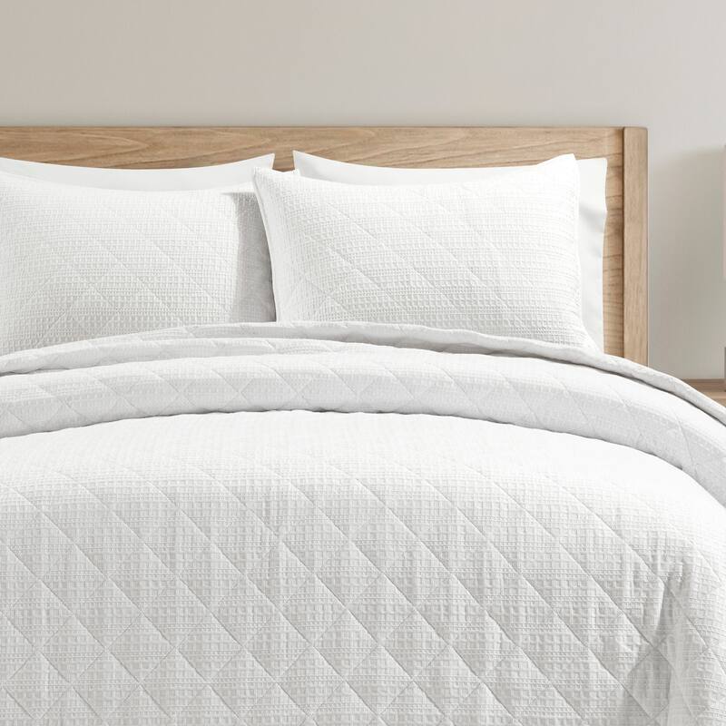 Lush Decor Haniya Solid Waffle Woven Cotton Textured Quilt 3 Pieces Set