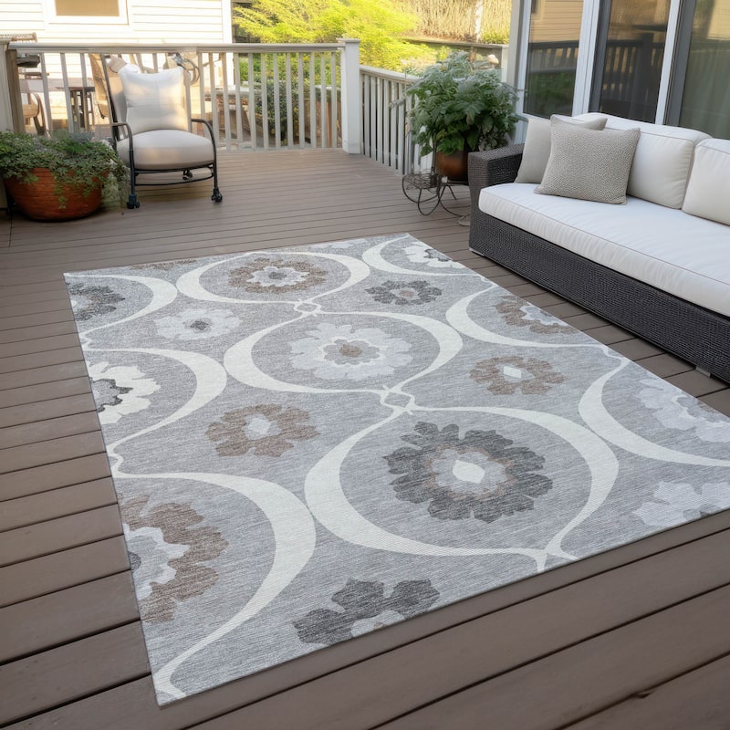 Machine Washable Indoor/ Outdoor Chantille Floral Geo Rug - Gray - 5' x 7'6"