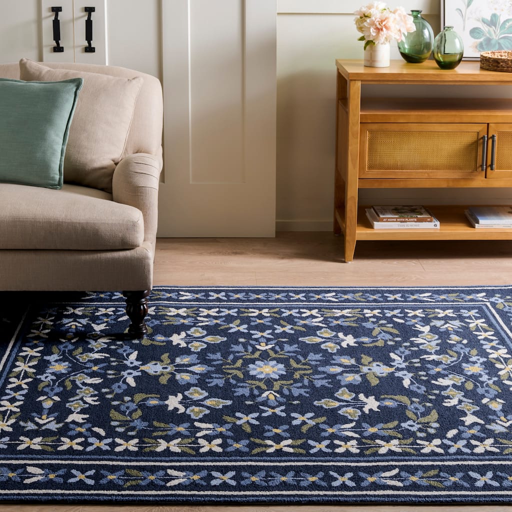 Martha Stewart by SAFAVIEH Handmade Lisava Wool Rug
