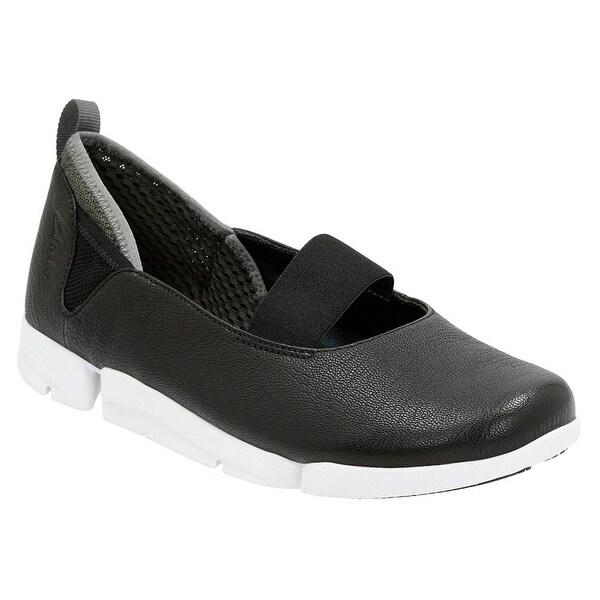 clarks tri step black
