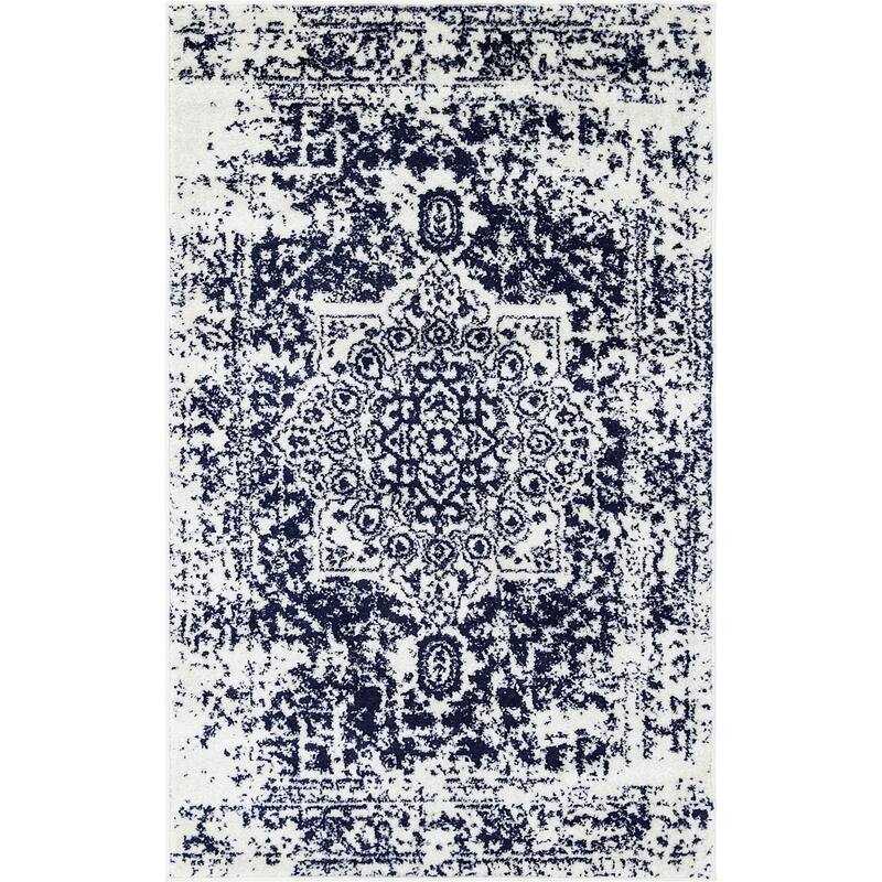 Traditional Brenda Collection Area Rug