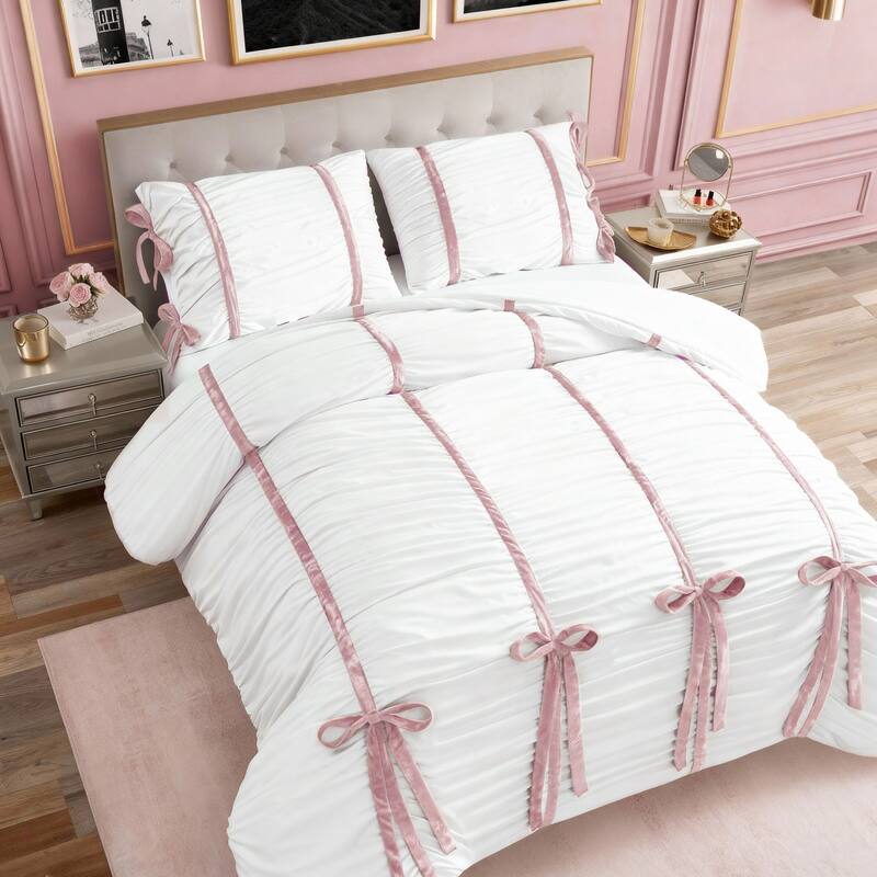 Juicy Couture Amelie Bows Ruched Comforter Sets