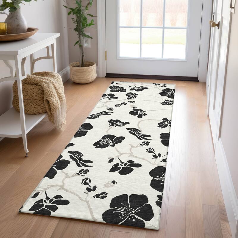 Machine Washable Indoor/ Outdoor Floral Zen Chantille Rug - Ivory - 2'3" x 7'6"