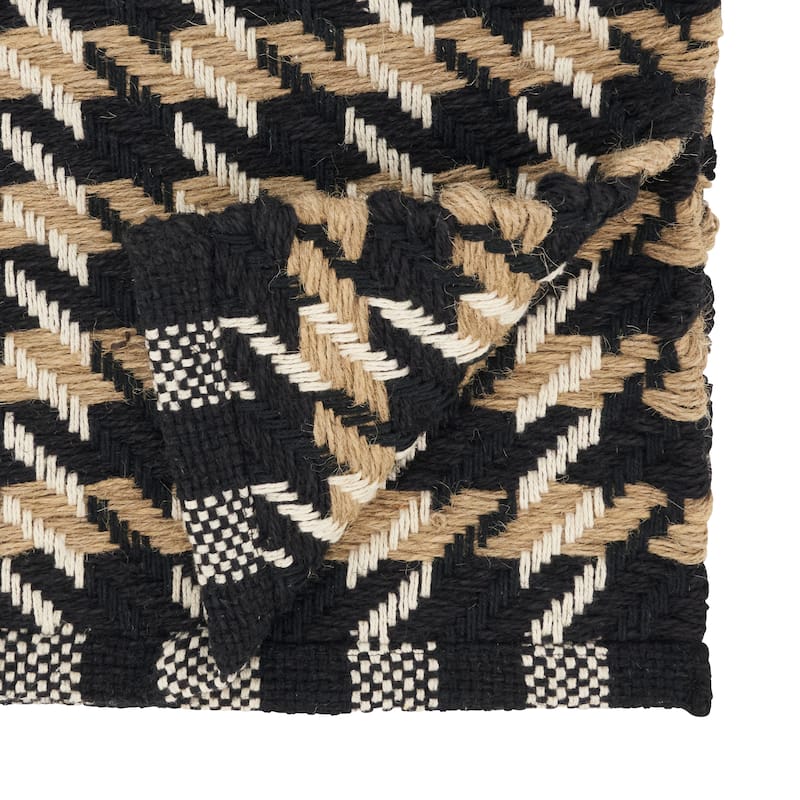 Traditional Houndstooth Table Runner - 14"x72"