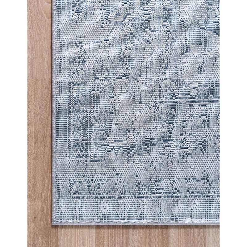 Contemporary Synnove Collection Area Rug