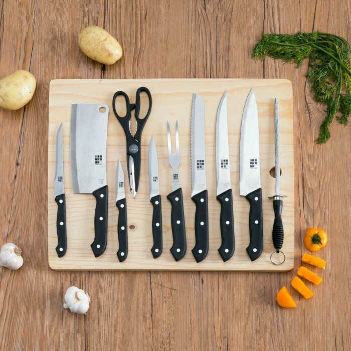 https://ak1.ostkcdn.com/images/products/is/images/direct/2d5e4d508356a0b1e3364dd75763b13b2a0aa557/Home-Basics-Stainless-10-piece-Knife-Set-with-Cutting-Board.jpg