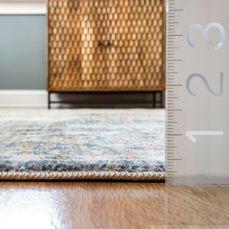 Nuloom Penny Vintage Floral Medallion Area Rug