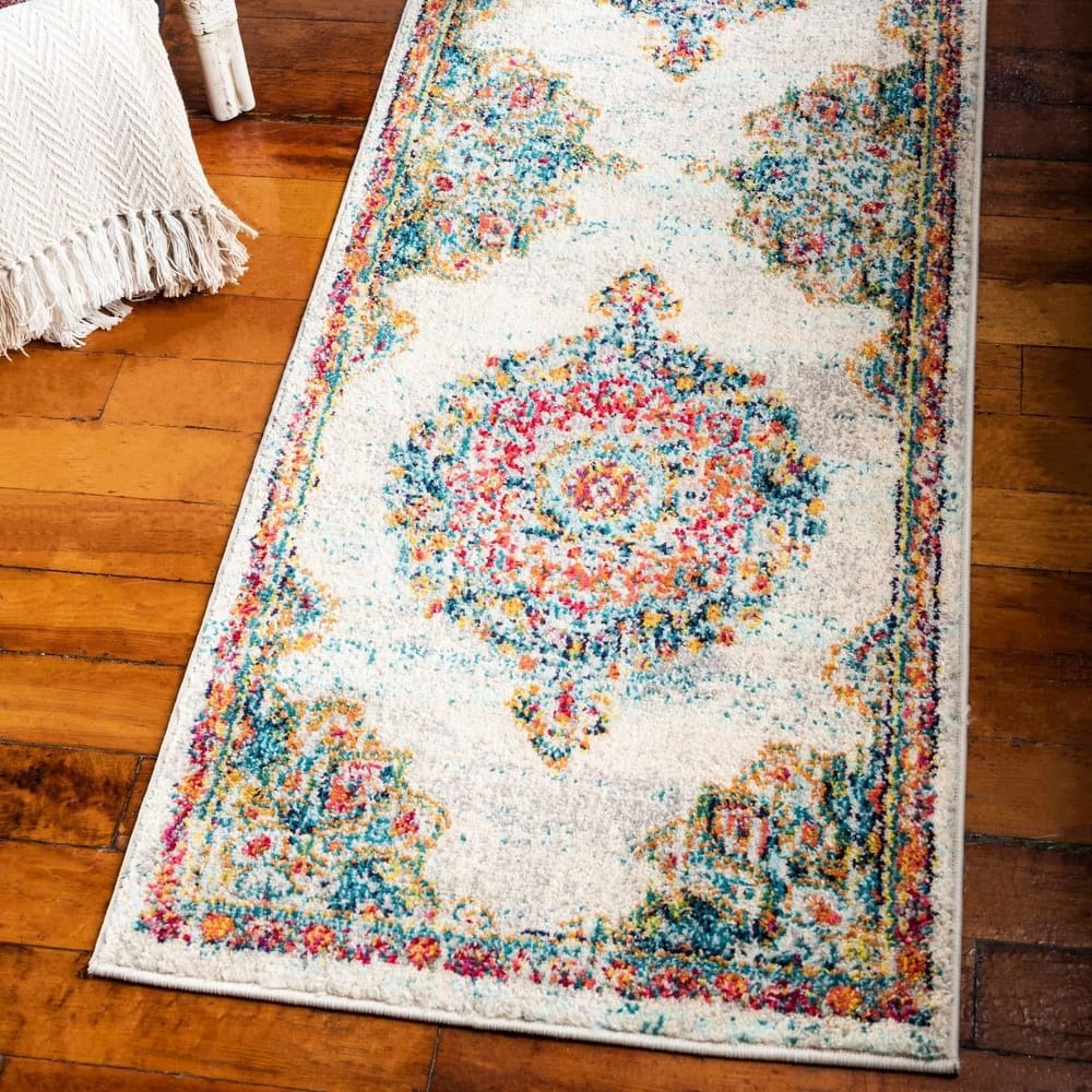 Traditional Koakburg Collection Area Rug