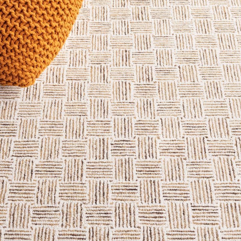 SAFAVIEH Handmade Micro-Loop Courteney Transitional Wool Rug