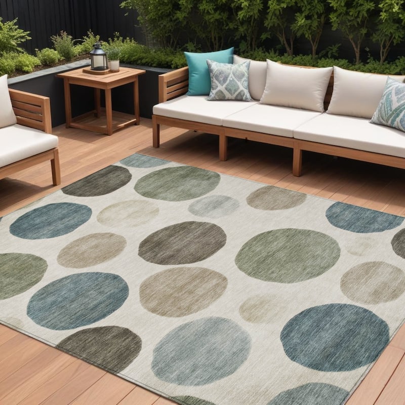 HomeRoots Geometric Transitional Rectangle Outdoor Rug - 10' X 14'