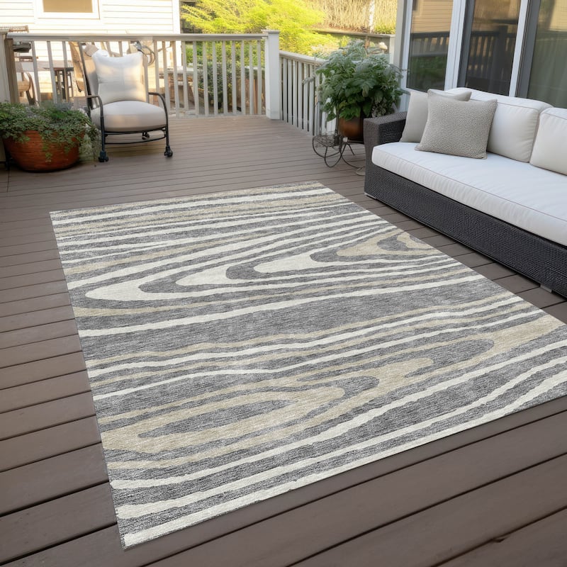 Machine Washable Indoor/ Outdoor Abstract Illusion Chantille Rug - Gray - 8' x 10'