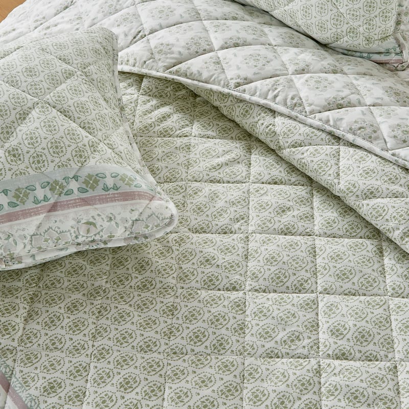 Patina Vie Maison Vintage Floral Printed Quilt Set with Shams