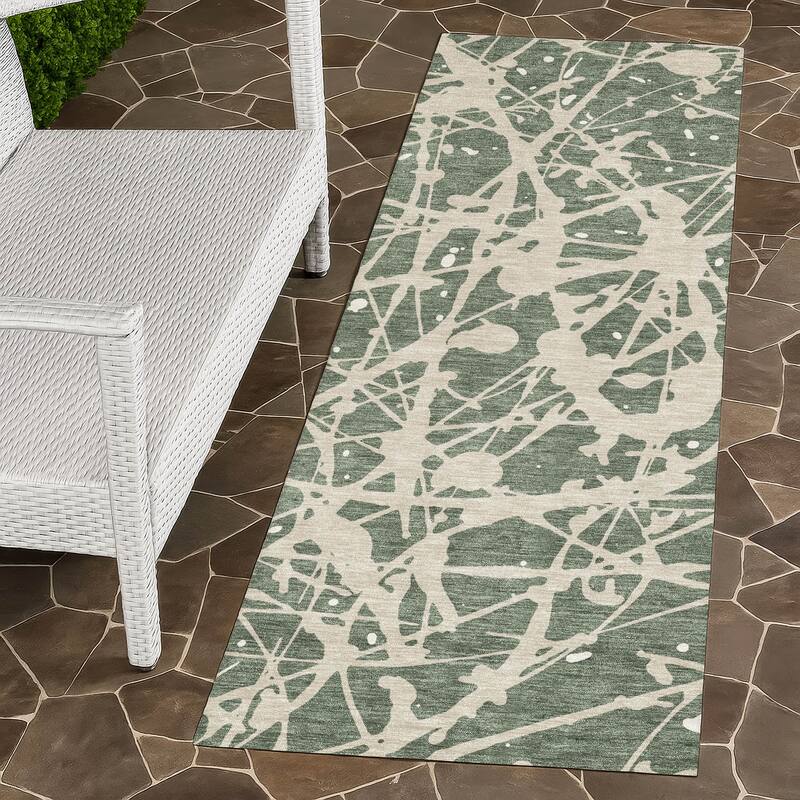 Machine Washable Indoor/ Outdoor Modern Campo Chantille Rug - Basil - 2'3" x 7'6"