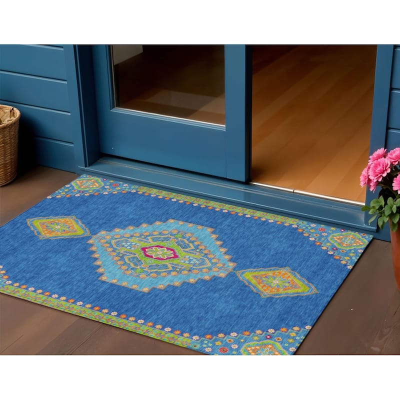 HomeRoots Oriental Traditional Rectangle Outdoor Rug - 3' x 5'