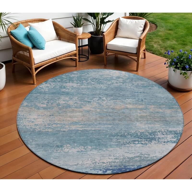 HomeRoots Abstract Transitional Rectangle Outdoor Rug - 8' Round