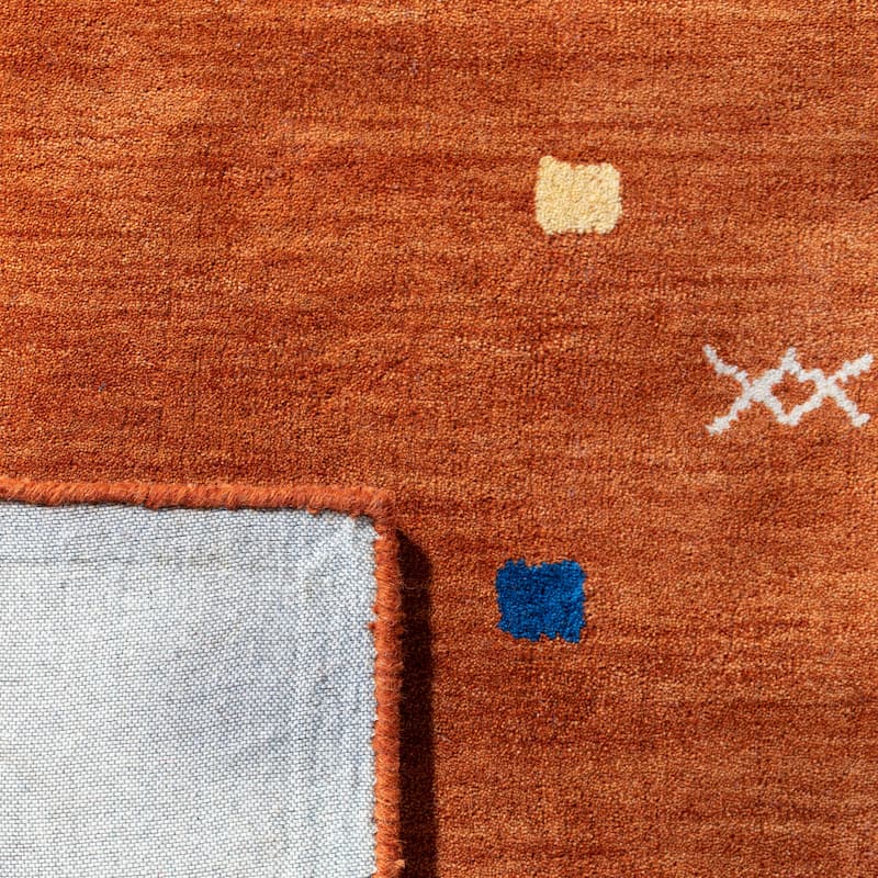 SAFAVIEH Handmade Himalaya Breann Border Wool Rug